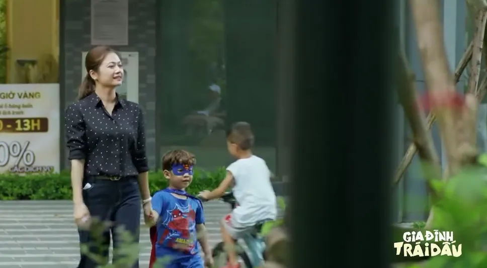 Gia đình trái dấu - Tập 4: Diễn viên múa đi làm giúp việc sau sáp nhập- Ảnh 3.