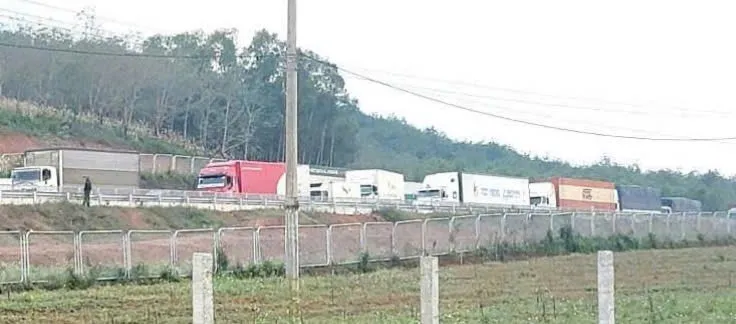 Quảng Trị: Tai nạn trên cao tốc, 5 người thương vong - Ảnh 1.