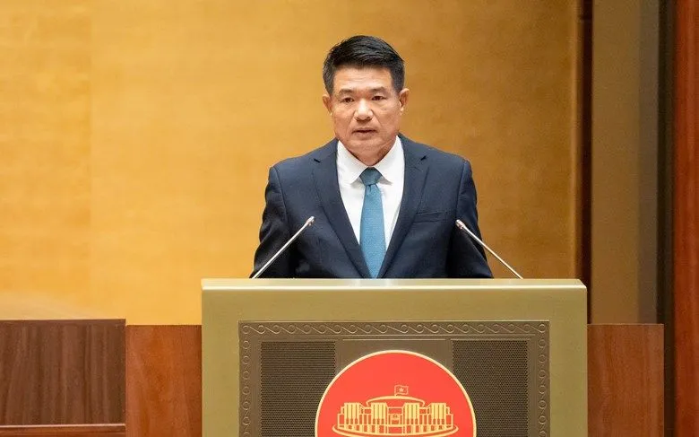 Viện trưởng Viện Kiểm sát nhân dân Tối cao Nguyễn Huy Tiến trình bày báo cáo tại phiên họp