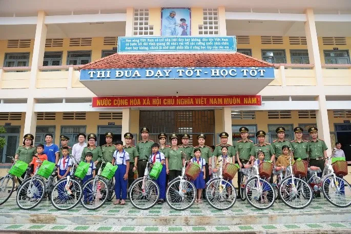 Đắk Lắk: Khởi tố, bắt giam tài xế vượt ẩu gây tai nạn 3 người thiệt mạng - Ảnh 1.