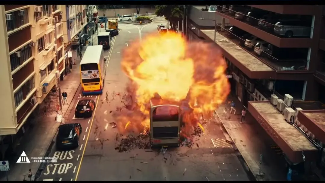 Loạt phim hoãn chiếu sau vụ cháy tại Hong Kong (Trung Quốc) - Ảnh 2.