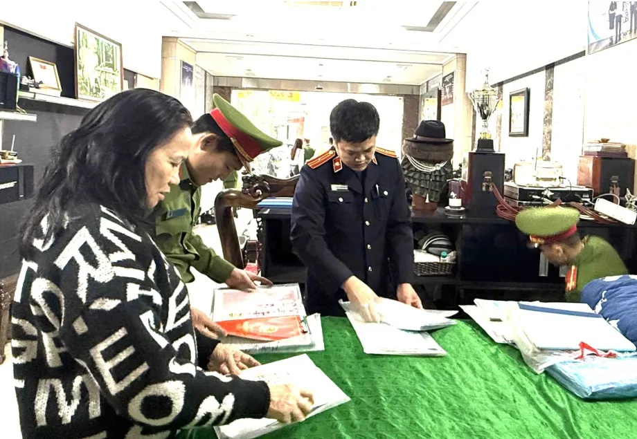 Doanh thu 5.000 tỷ, nộp thuế 10 triệu/tháng, chủ tiệm vàng bị khởi tố