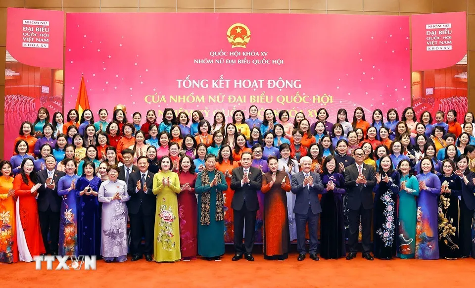Chủ tịch Quốc hội Trần Thanh Mẫn dự tổng kết Nhóm nữ đại biểu Quốc hội khóa XV - Ảnh 1.