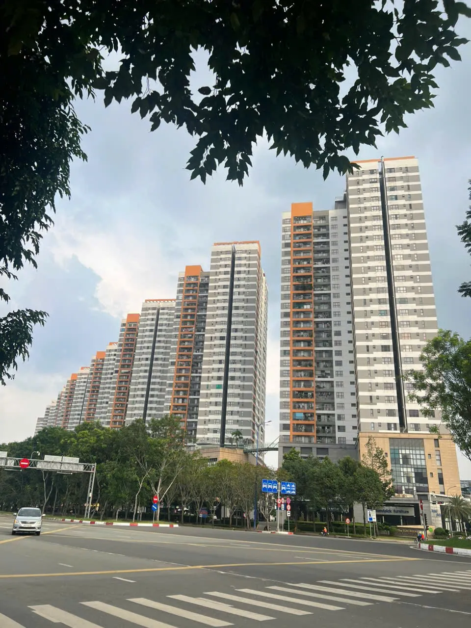 Điều tra vụ người đàn ông nước ngoài tử vong tại 1 chung cư ở TP Hồ Chí Minh- Ảnh 1. Điều tra vụ người đàn ông nước ngoài tử vong tại 1 chung cư ở TP Hồ Chí Minh- Ảnh 1.