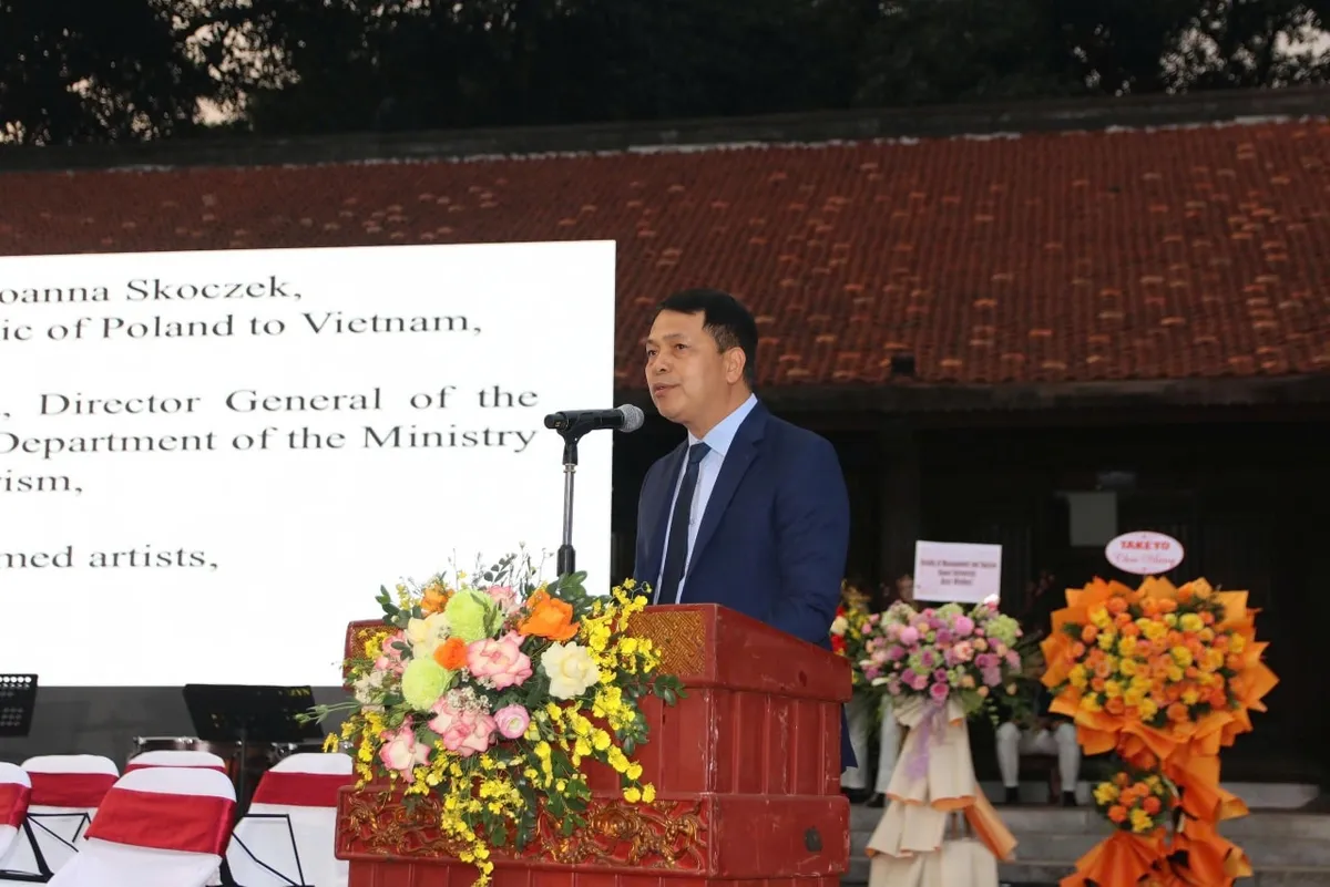 Triển lãm “Danh tính hình thành”: Giao thoa văn hóa Việt Nam - Ba Lan - Ảnh 4.