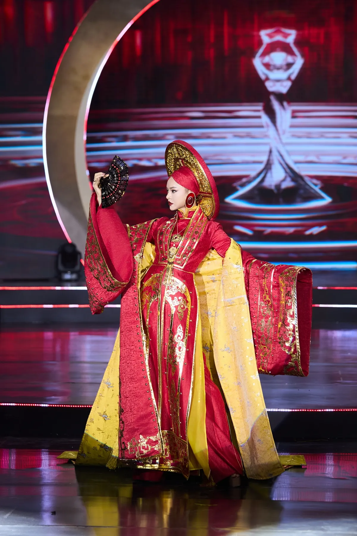 Bán kết Miss Charm 2025: Thí sinh khoe nhan sắc rực rỡ - Ảnh 8.