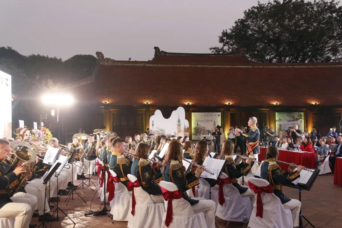 Triển lãm “Danh tính hình thành”: Giao thoa văn hóa Việt Nam - Ba Lan - Ảnh 11.