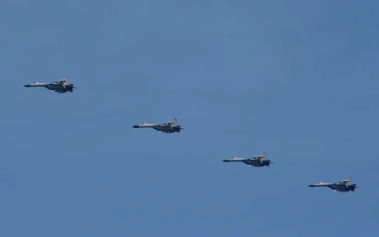 Mỹ ủng hộ Nhật Bản trong tranh cãi với Trung Quốc về vụ chiếu radar vào chiến đấu cơ - Ảnh 1.