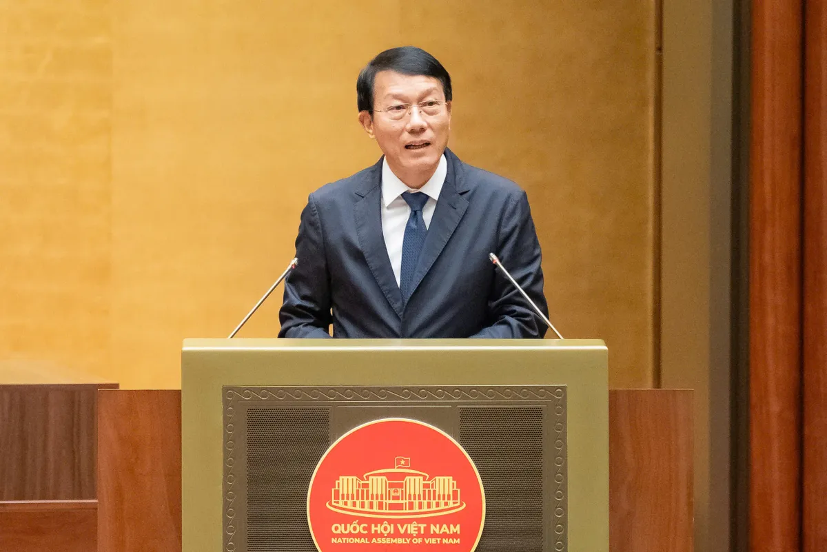 Ô tô kinh doanh vận tải không phải lắp ghế an toàn cho trẻ em - Ảnh 1.