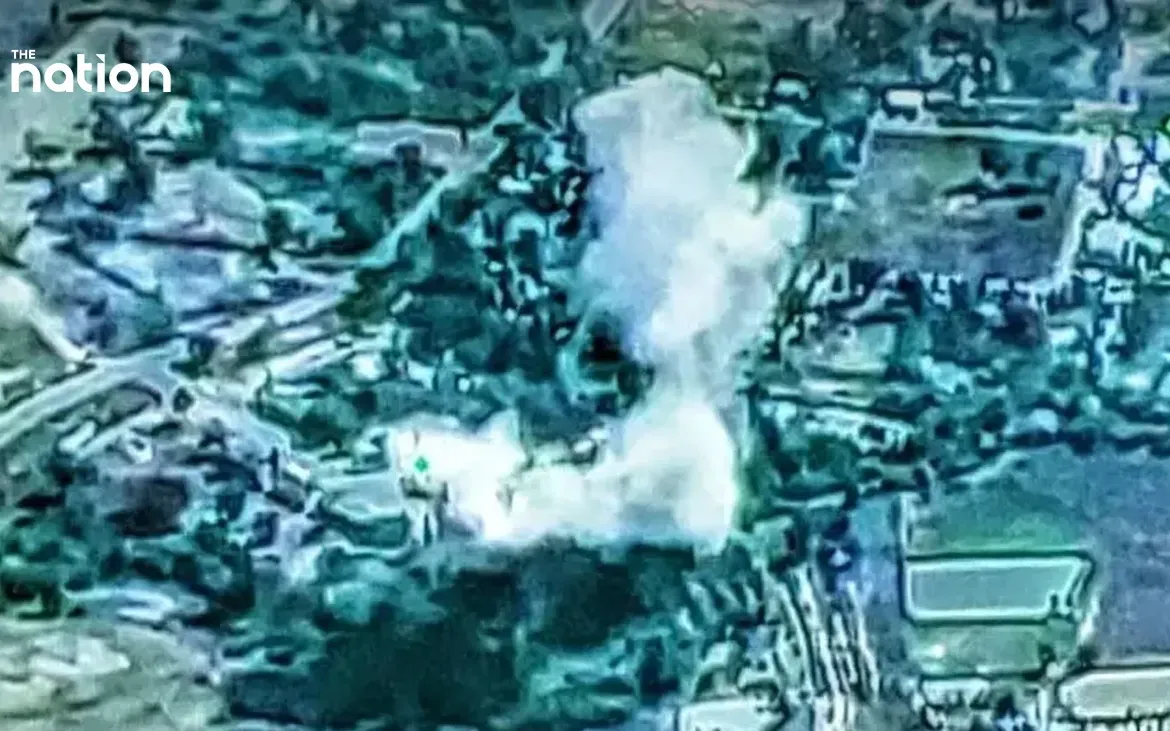 Hình ảnh máy bay F-16 của Thái Lan phá hủy kho chứa tên lửa BM-21 của Campuchia (Ảnh: The Nation)