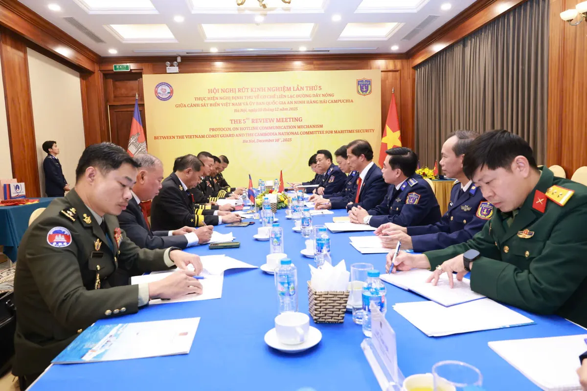 Tăng cường hợp tác giữa Cảnh sát biển Việt Nam và Ủy ban Quốc gia an ninh hàng hải Campuchia - Ảnh 1.