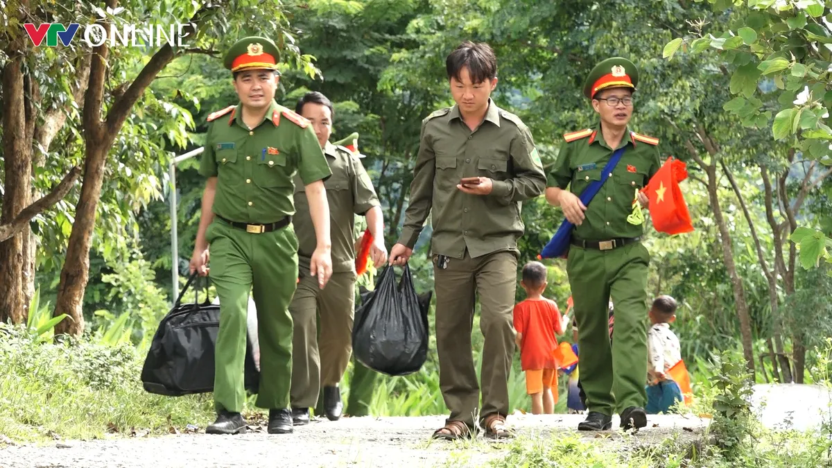 Công an xã Pa Tần (Lai Châu): Giữ bình yên từ những việc làm giản dị theo lời Bác - Ảnh 3.