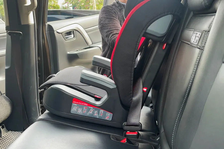 Quốc hội bỏ y&ecirc;u cầu lắp ghế an to&agrave;n trẻ em tr&ecirc;n xe vận tải v&agrave; taxi- Ảnh 1.