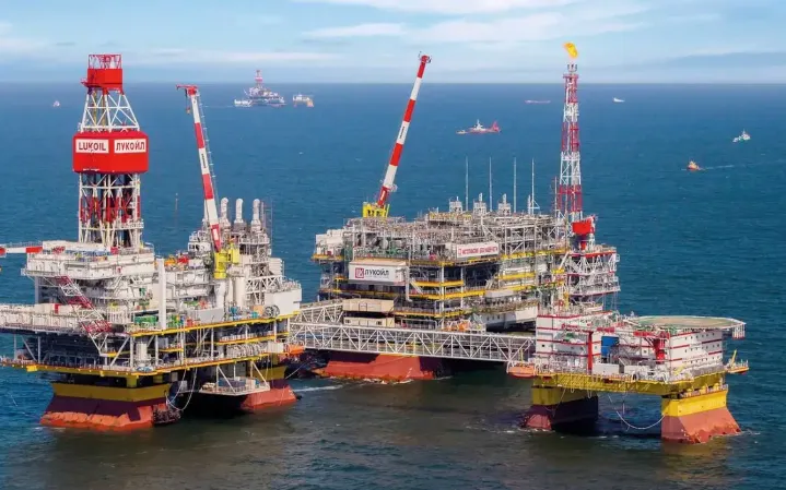 Ảnh chụp giàn khoan dầu Vladimir Filanovsky của Nga trên Biển Caspi do Cơ quan An ninh Ukraine (SBU) chia sẻ, ngày 11/12/2025 (Ảnh: SBU)