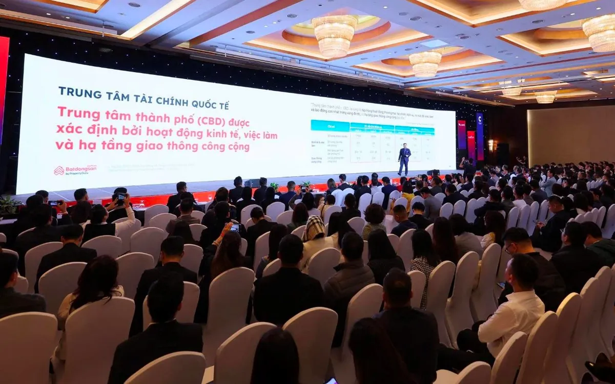 Tại TP. HCM,  các dự án như Trung tâm tài cính quốc tế, metro, cao tốc Bến Lức - Long Thành... đang tạo lực đẩy lớn cho các đô thị vệ tinh. 