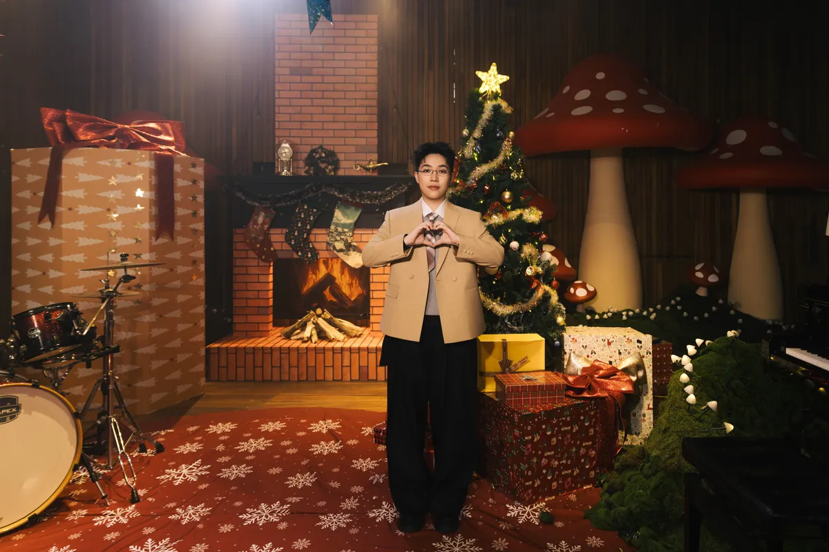 Không khí Giáng sinh tràn ngập trong EP mới của Kai Đinh - Ảnh 1.