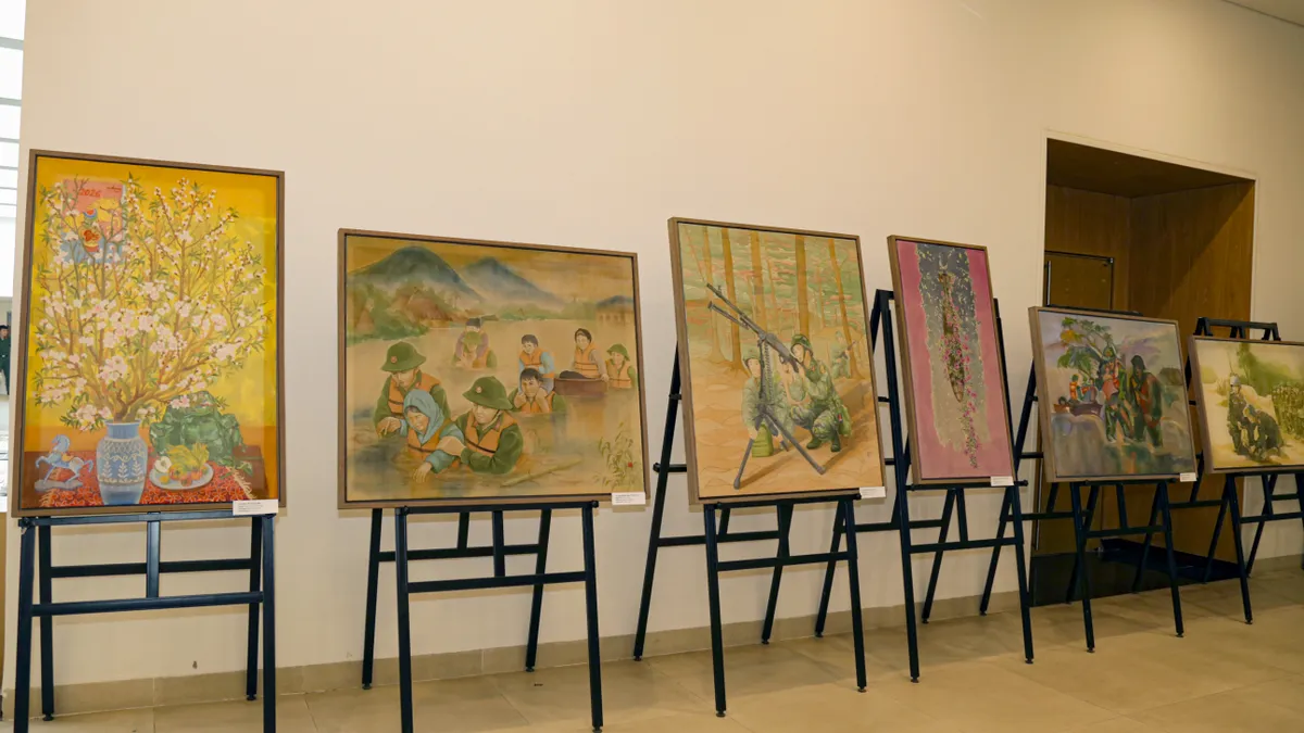 Hơn 300 tác phẩm mới “làm giàu” sưu tập mỹ thuật về đề tài chiến tranh cách mạng - Ảnh 4.