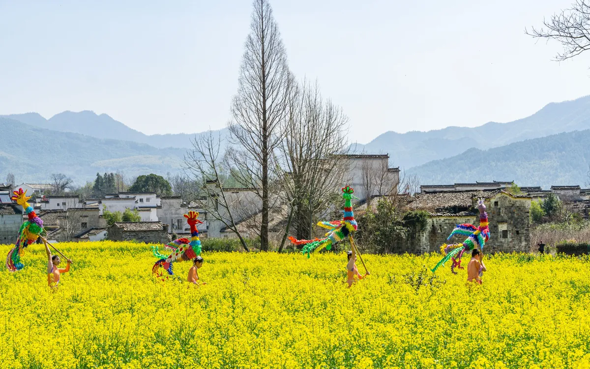 "Mùa xuân hoa cải nở rộ khắp nơi ở An Huy" - Một trong những bức ảnh dự thi gây ấn tượng với Ban giám khảo.