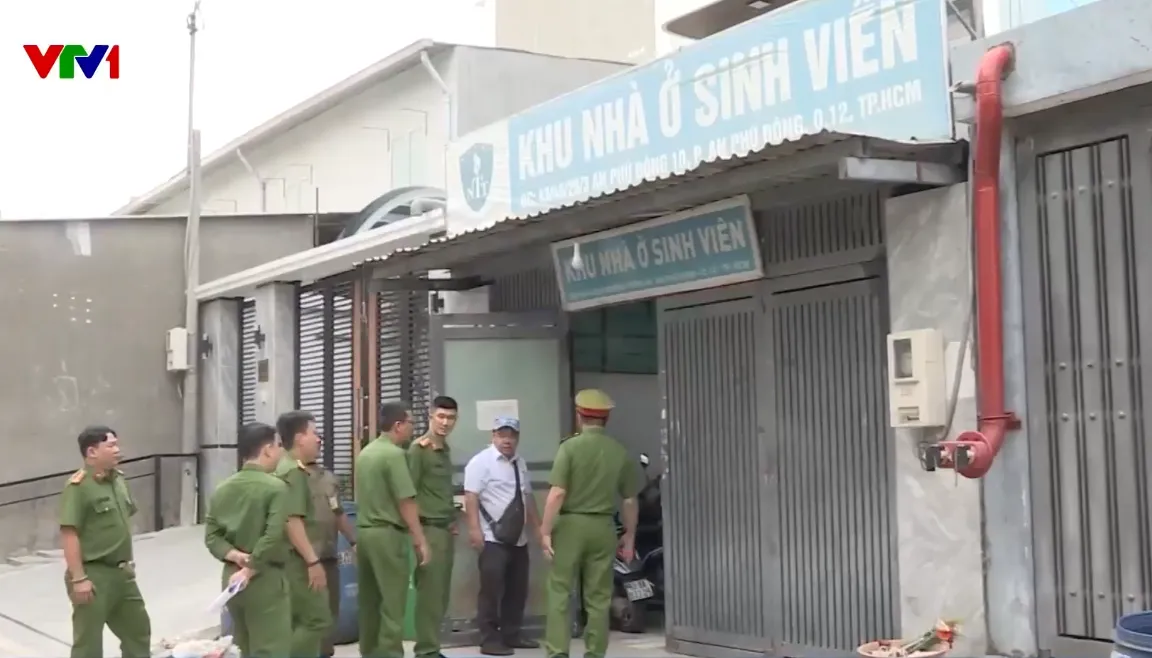 Chủ trọ và người thuê ở  TP Hồ Chí Minh lúng túng trước tình huống cháy giả định - Ảnh 1.