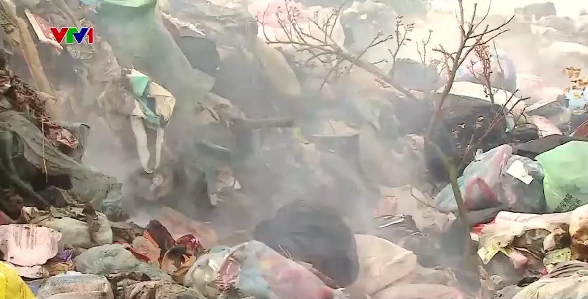 Hà Nội: chất lượng không khí ở mức rất kém, ô nhiễm nghiêm trọng nhất từ đầu mùa đông - Ảnh 4.