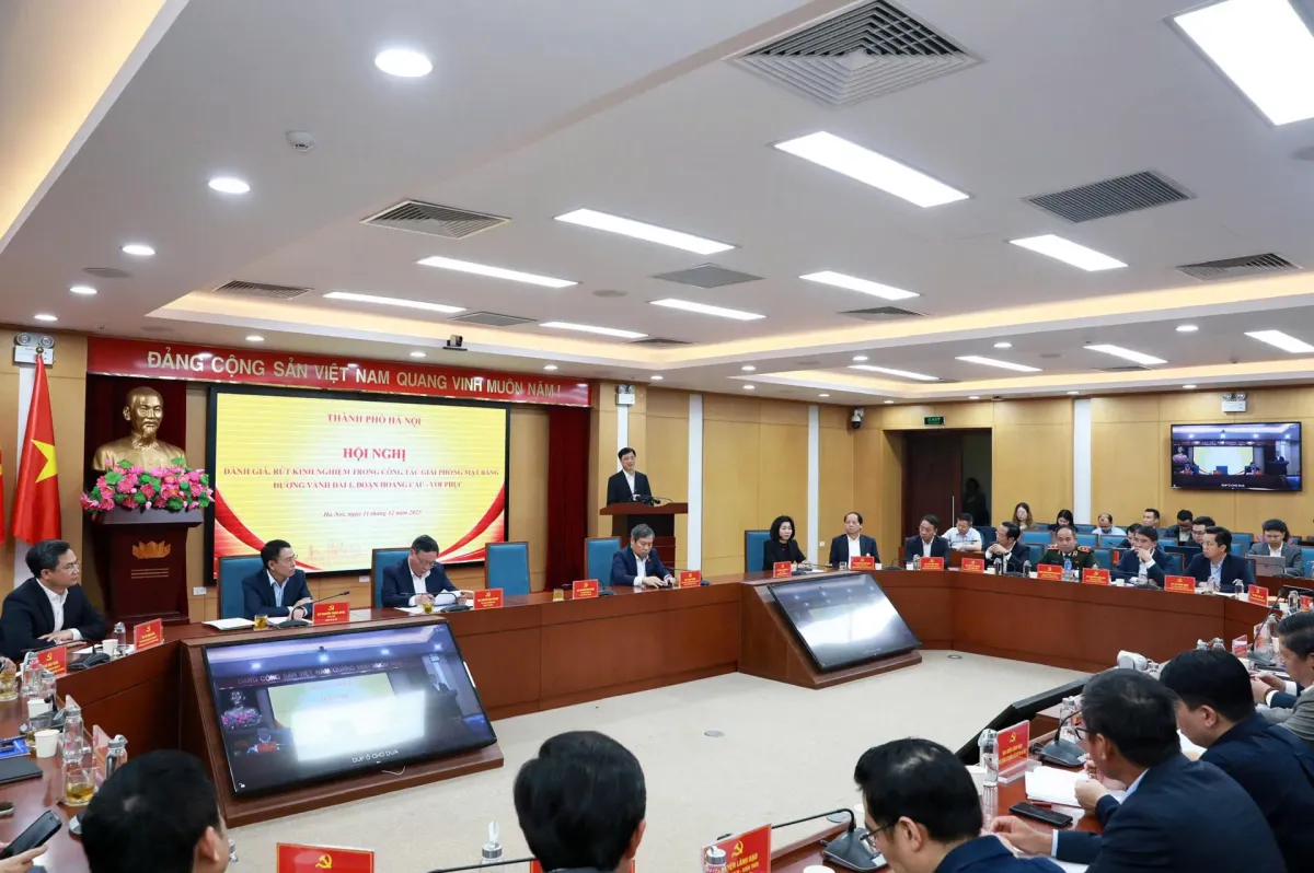 Bí thư Thành ủy Nguyễn Duy Ngọc: Nhân rộng kinh nghiệm GPMB đường Vành đai 1 để bảo đảm tiến độ các dự án - Ảnh 2.