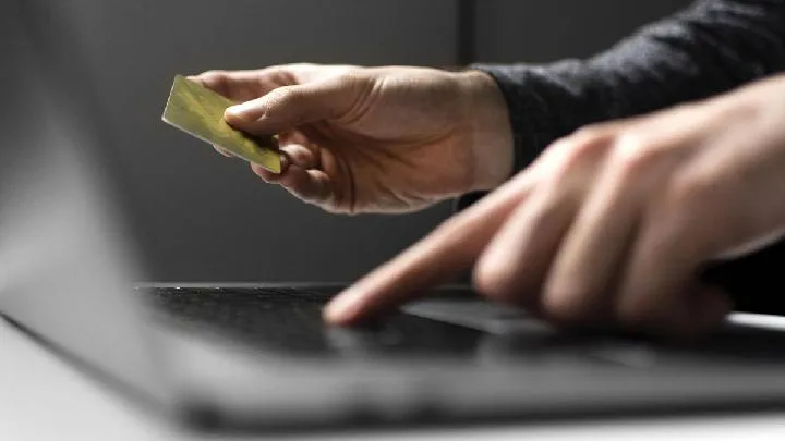 Indonesia thiệt hại 500 triệu USD do lừa đảo - Ảnh 1.