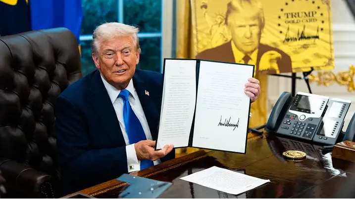 Mỹ bắt đầu nhận hồ sơ "Thẻ V&agrave;ng" nhập cư trị gi&aacute; 1 triệu USD  - Ảnh 1.