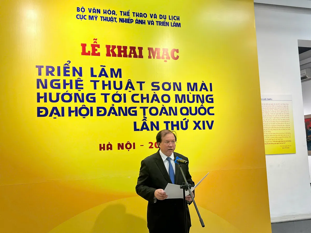 Trưng b&agrave;y 44 bức sơn m&agrave;i đặc sắc ch&agrave;o mừng Đại hội Đảng - Ảnh 1.