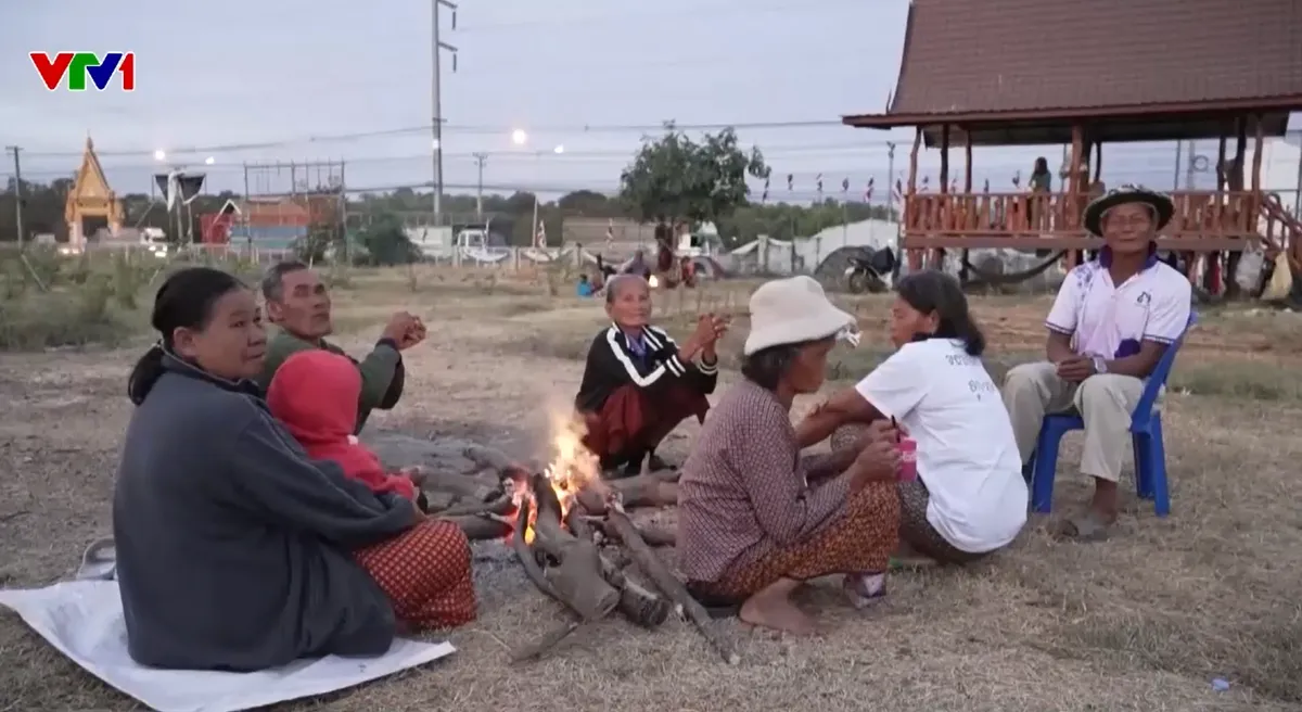 Tình cảnh người dân dọc biên giới Campuchia - Thái Lan- Ảnh 1. Tình cảnh người dân dọc biên giới Campuchia - Thái Lan- Ảnh 1.