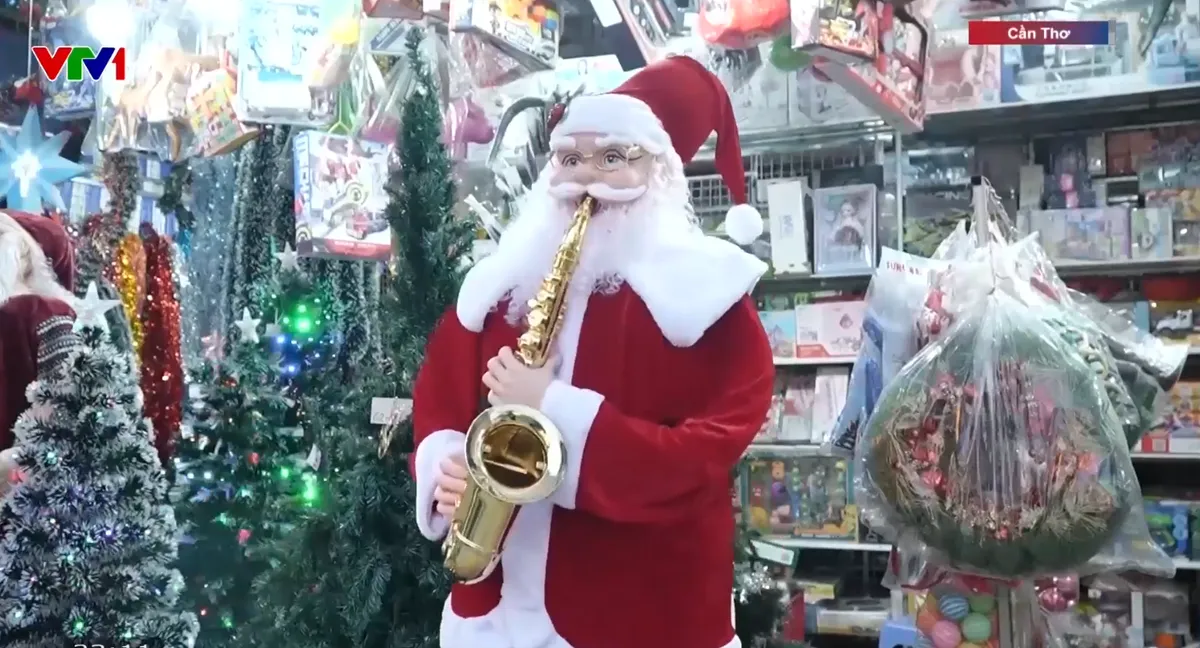 Đồ trang tr&iacute; Gi&aacute;ng sinh v&agrave;o m&ugrave;a - Ảnh 1.