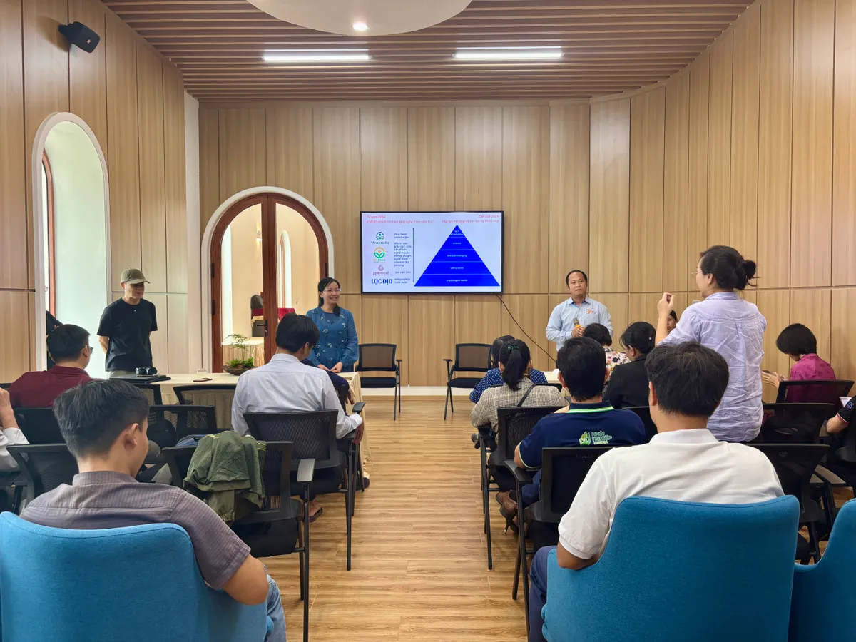 Từ làng nghề rượu Phú Lễ trăm tuổi đến hệ sinh thái doanh nghiệp bền vững - Ảnh 5.