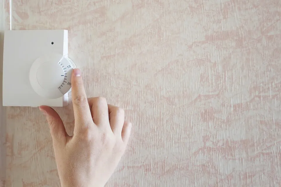 V&igrave; sao kh&ocirc;ng n&ecirc;n bật m&aacute;y sưởi suốt đ&ecirc;m?- Ảnh 2.