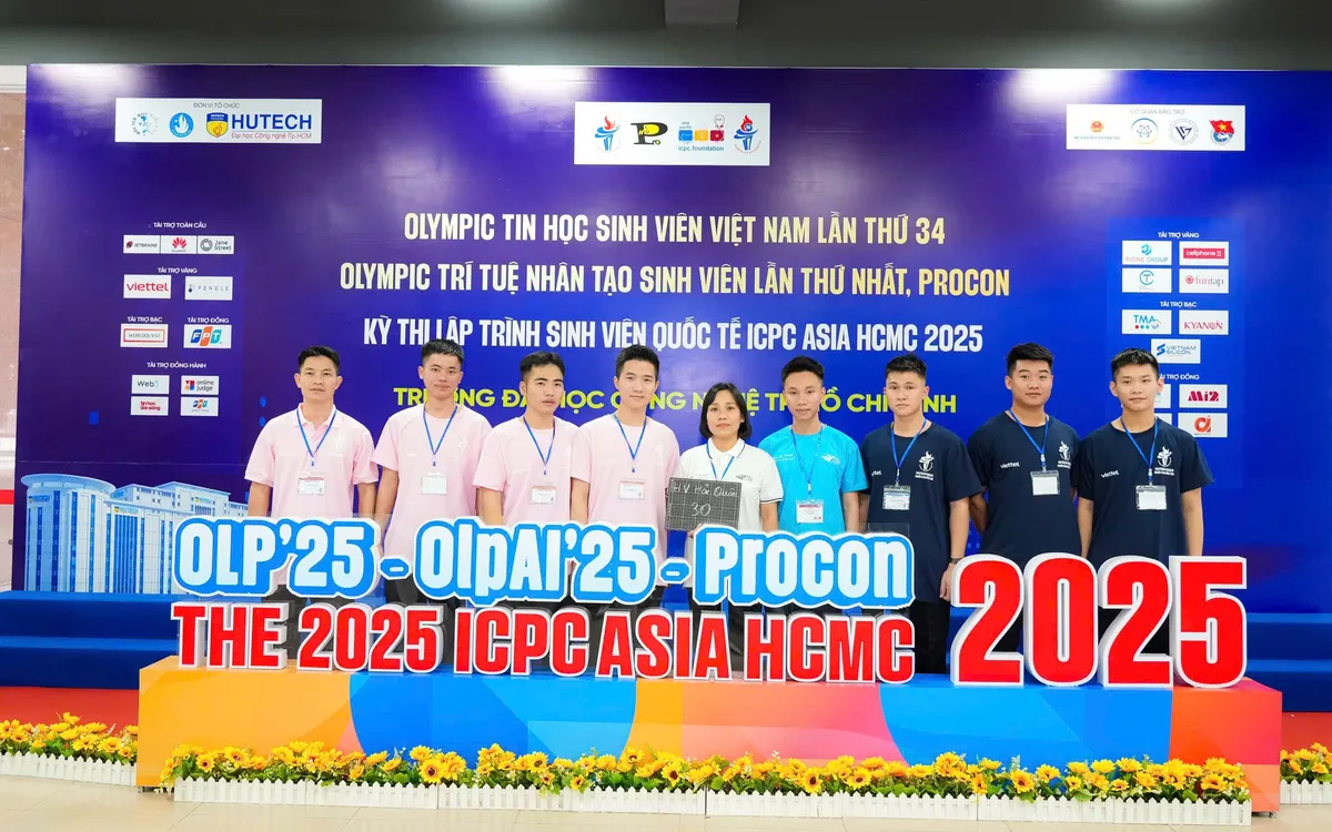 Đội tuyển Học viện chuẩn bị bước vào các phần thi.