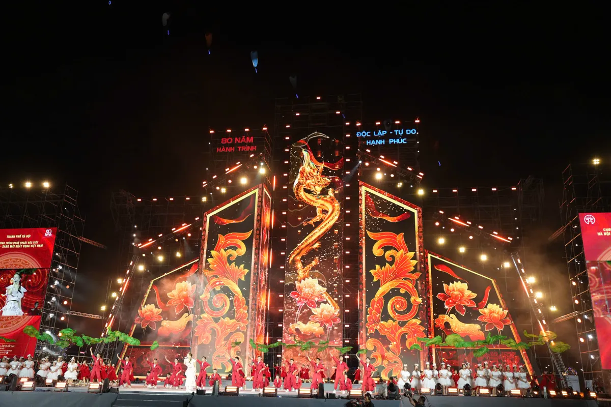 Nhạc Việt 2025: Bùng nổ concert, “thanh lọc” lệch chuẩn - Ảnh 5.