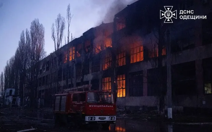 Hậu quả của cuộc tấn công trong đêm của Nga vào tỉnh Odessa, Ukraine, ngày 13/12/2025 (Ảnh: Cơ quan Dịch vụ Khẩn cấp Nhà nước Ukraine)