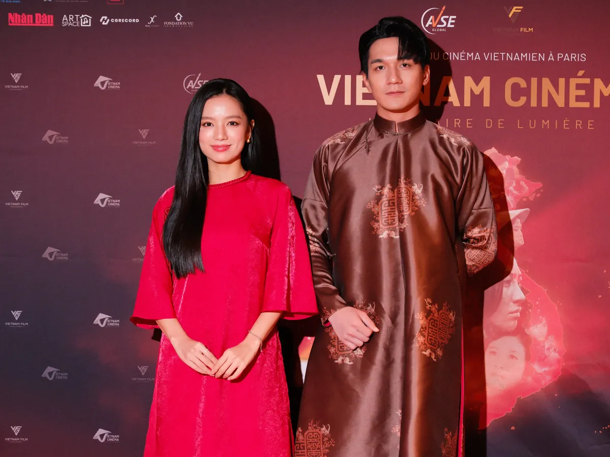 Những hình ảnh gây thương nhớ của "Mưa đỏ" tại Paris - Ảnh 2.