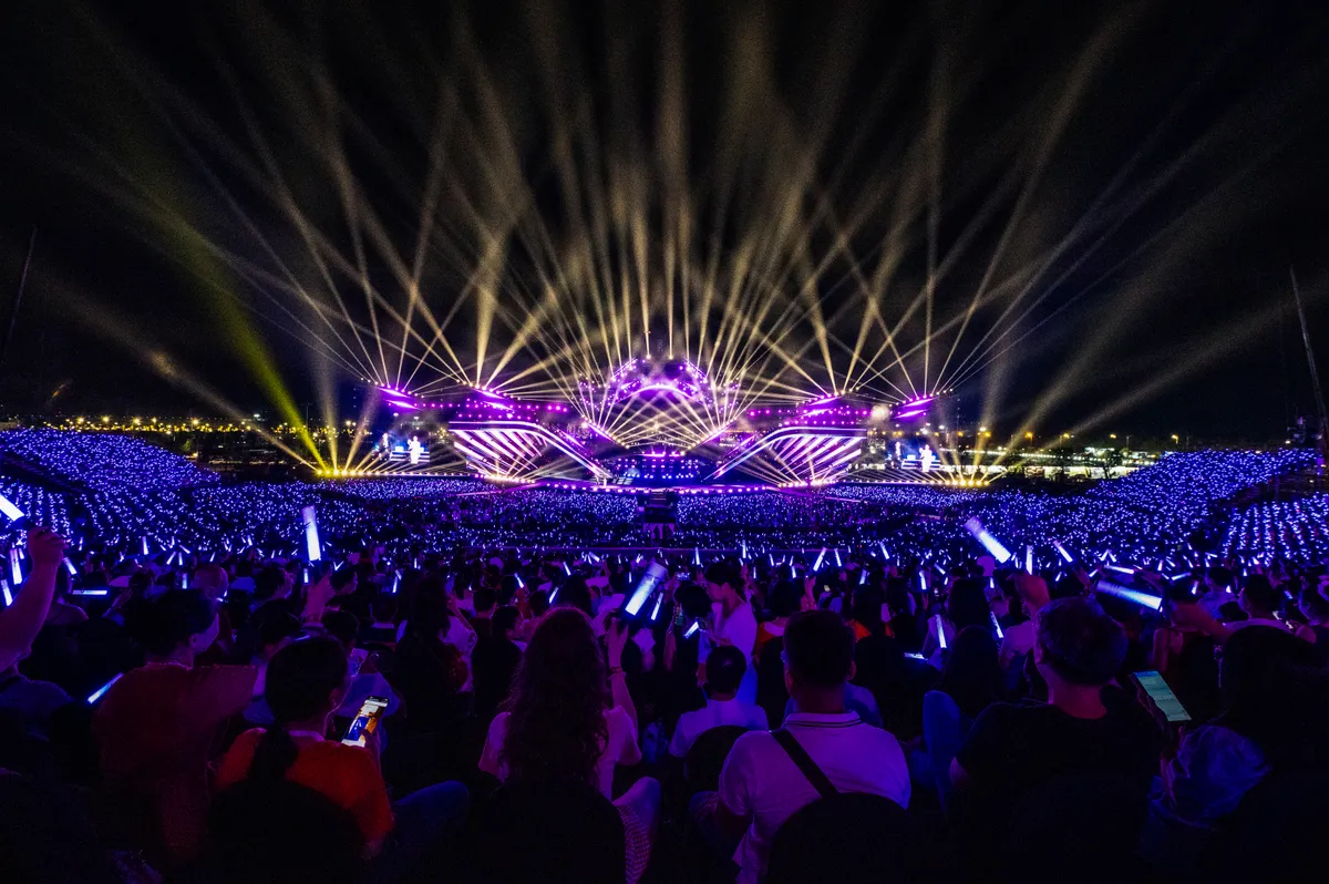 Nhạc Việt 2025: Bùng nổ concert, “thanh lọc” lệch chuẩn - Ảnh 2.