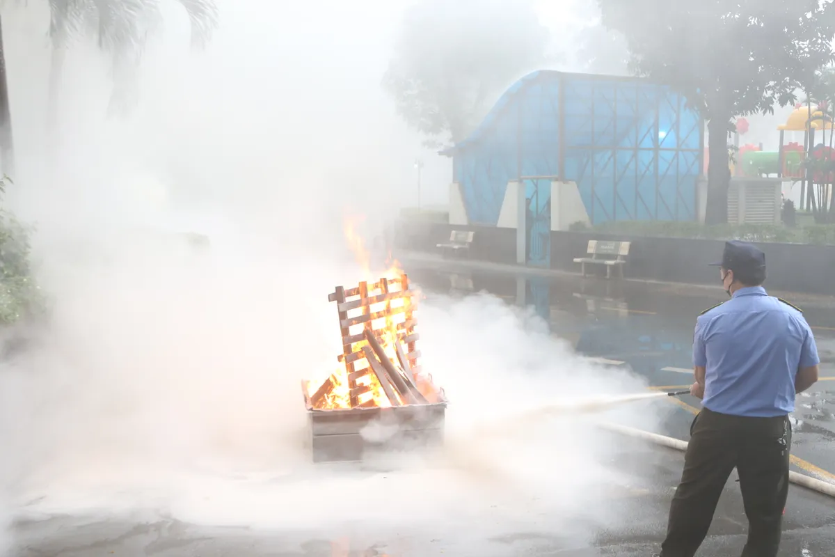 H&agrave; Nội: Diễn tập PCCC tại khu chung cư kiểm tra khả năng ứng ph&oacute; nh&agrave; cao tầng - Ảnh 4.