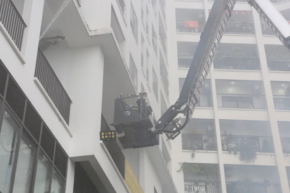 H&agrave; Nội: Diễn tập PCCC tại khu chung cư kiểm tra khả năng ứng ph&oacute; nh&agrave; cao tầng - Ảnh 5.