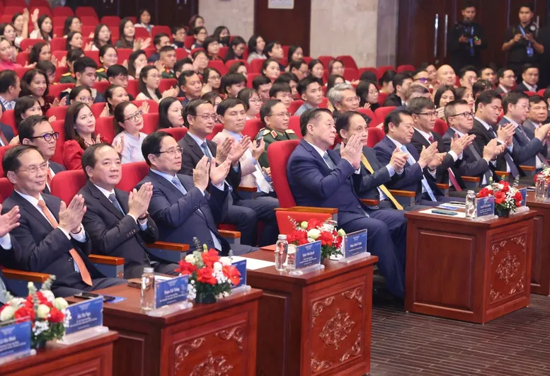 Thủ tướng: Th&ocirc;ng tin đối ngoại l&agrave; một th&agrave;nh tố chiến lược trong tổng thể sức mạnh mềm quốc gia- Ảnh 1.