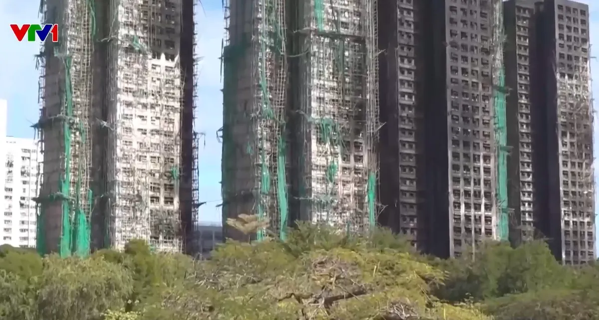 Hong Kong (Trung Quốc) siết chặt quản l&yacute; x&acirc;y dựng sau thảm kịch ch&aacute;y chung cư- Ảnh 1.