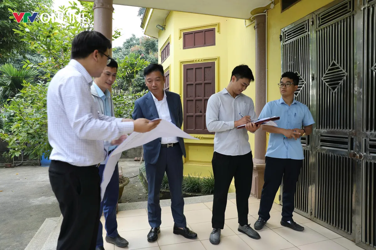 Phú Thọ quyết liệt tháo gỡ vướng mắc, đẩy nhanh tiến độ GPMB đường sắt tỷ đô - Ảnh 1.