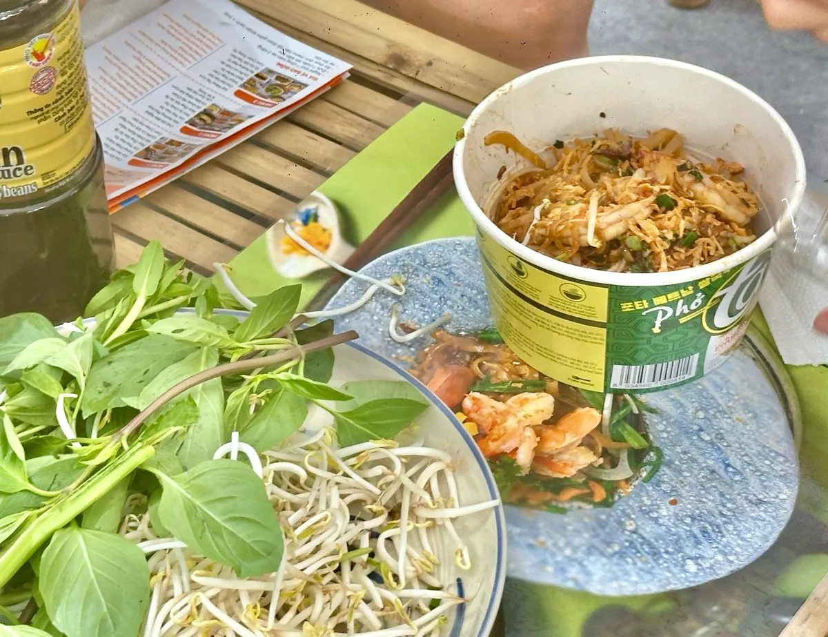 Người dân TP Hồ Chí Minh và du khách hào hứng trải nghiệm Ngày của Phở- Ảnh 7. Người dân TP Hồ Chí Minh và du khách hào hứng trải nghiệm Ngày của Phở- Ảnh 7.