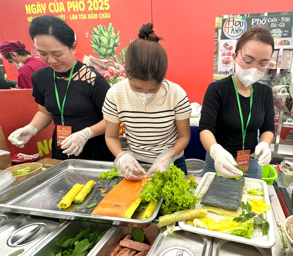 Người dân TP Hồ Chí Minh và du khách hào hứng trải nghiệm Ngày của Phở- Ảnh 10. Người dân TP Hồ Chí Minh và du khách hào hứng trải nghiệm Ngày của Phở- Ảnh 10.