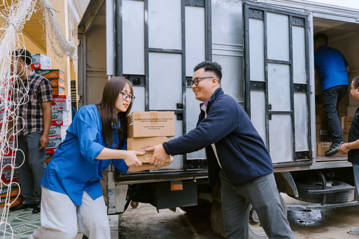 Đo&agrave;n Thanh ni&ecirc;n Đ&agrave;i THVN: Tuổi trẻ chia sẻ hạnh ph&uacute;c  - Ảnh 3.