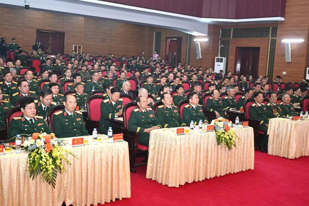 Cục Ch&iacute;nh trị Qu&acirc;n khu 4 kỷ niệm 80 năm th&agrave;nh lập, đ&oacute;n nhận Hu&acirc;n chương Bảo vệ Tổ quốc hạng Nhất - Ảnh 1.