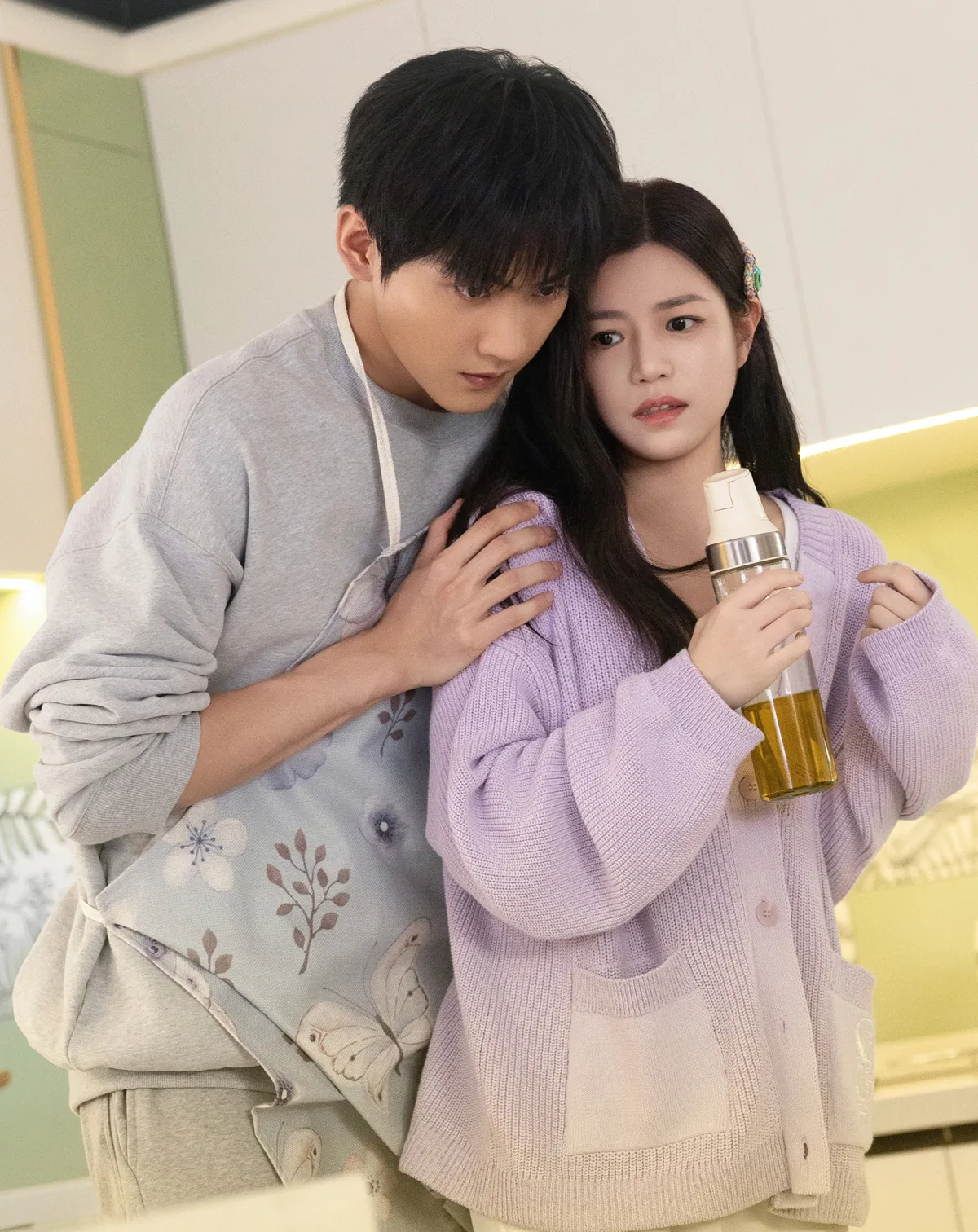 Cặp đôi chị em chênh 19 tuổi phim “Ngắm bắn hồ điệp” kết hợp ăn ý- Ảnh 3. Cặp đôi chị em chênh 19 tuổi phim “Ngắm bắn hồ điệp” kết hợp ăn ý- Ảnh 3.