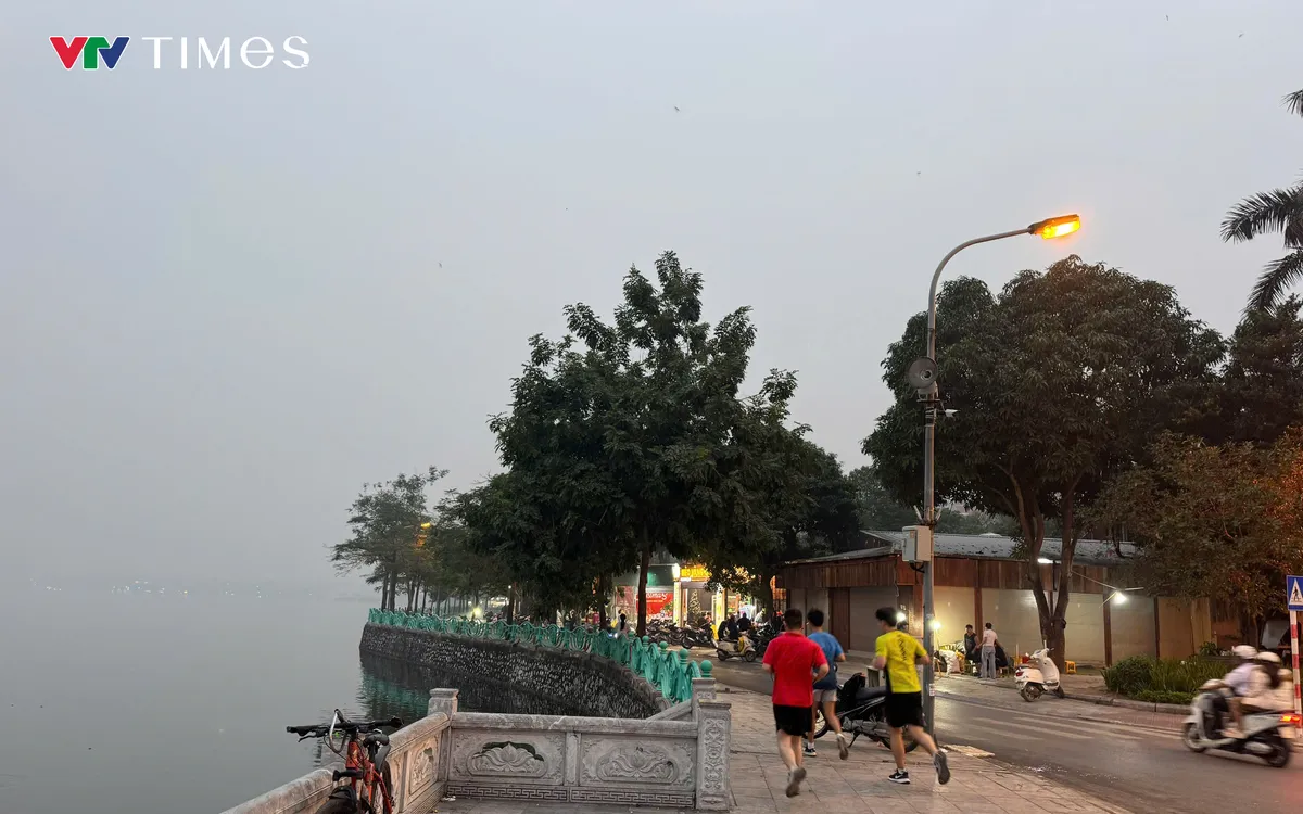 Ô nhiễm không khí kéo dài tại Hà Nội và Bắc Bộ chấm dứt - Ảnh 1.