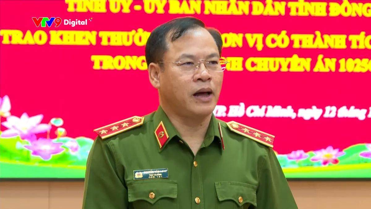 pnhn-1412-1 ng v long.jpg