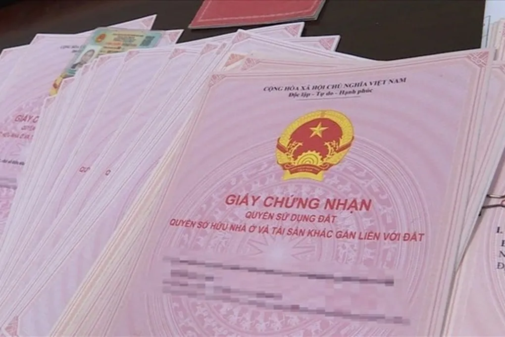 Cảnh báo giả danh cán bộ làm thủ tục đất đai để lừa đảo - Ảnh 1.